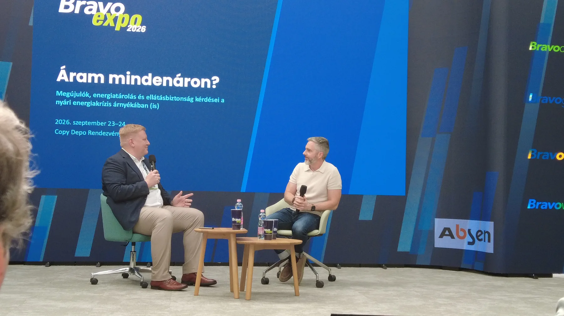 A nyitó energia-beszélgetés a Bravo Expo színpadán.